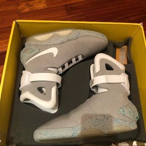 Nike Air Mag Sneakers